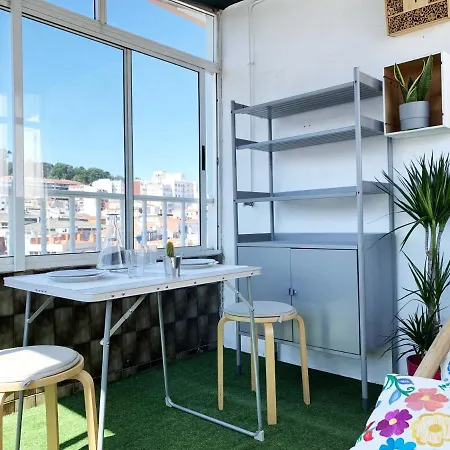 Apartamento ático En Calle Príncipe Recién Reformado Vigo